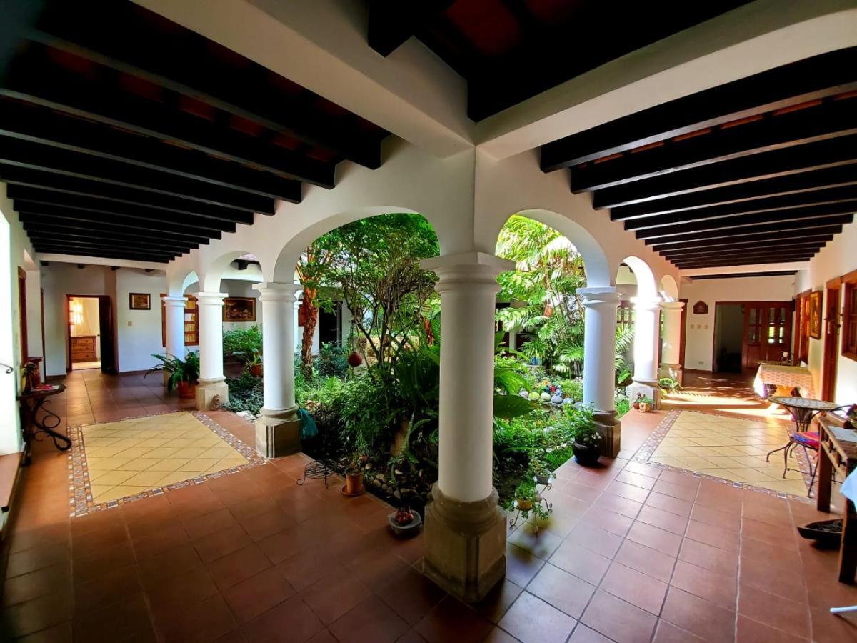 Hotel Y Jardines Casa Buho Antigua Exterior photo